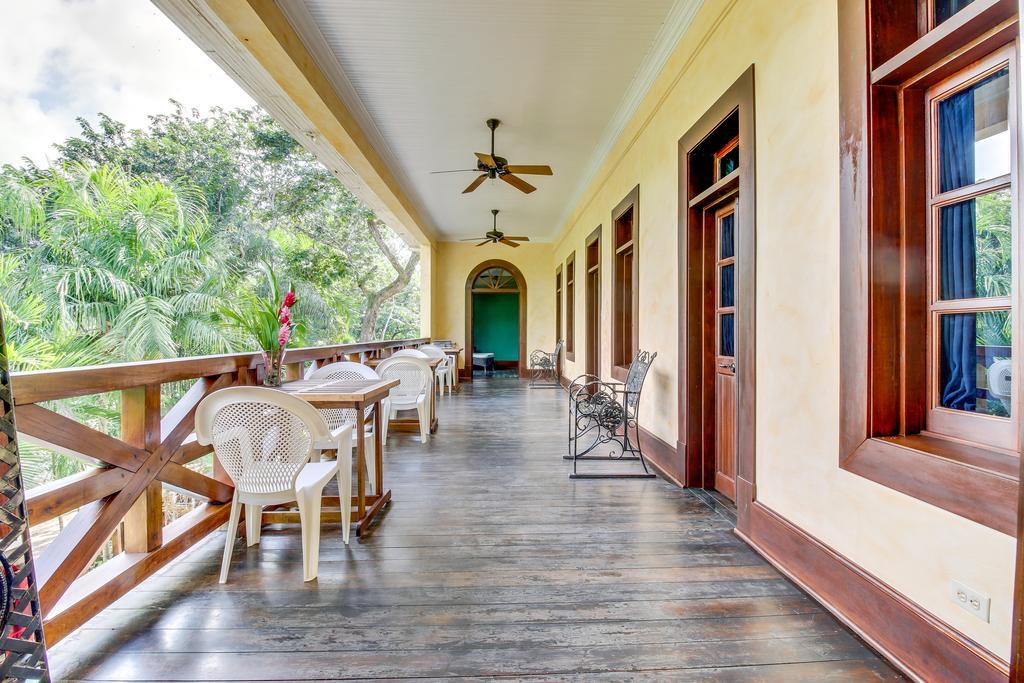Colonial Suite @ Mahogany Hall Сан-Ігнасіо Екстер'єр фото