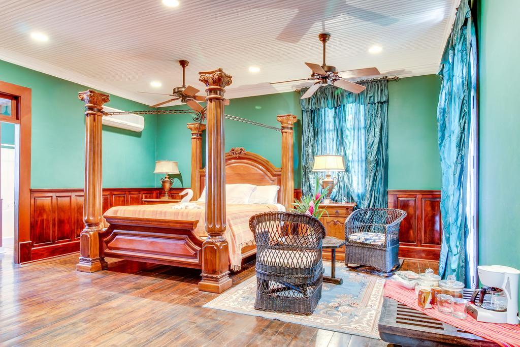 Colonial Suite @ Mahogany Hall Сан-Ігнасіо Екстер'єр фото