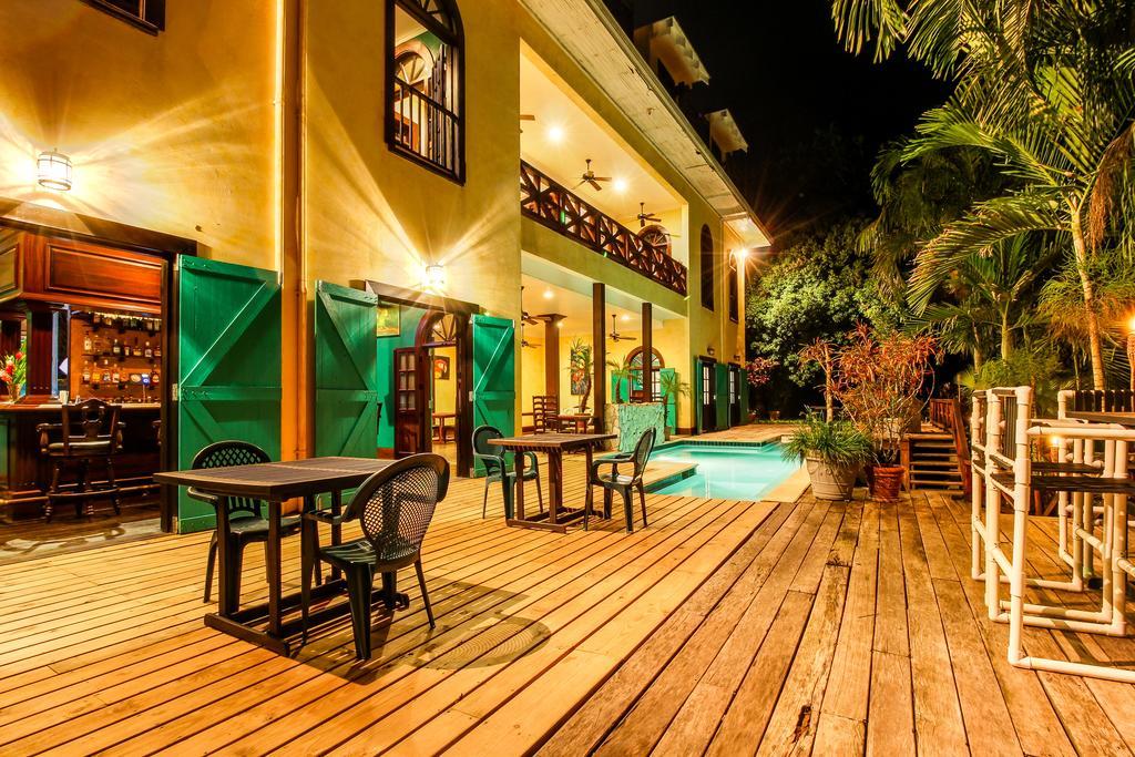 Colonial Suite @ Mahogany Hall Сан-Ігнасіо Екстер'єр фото